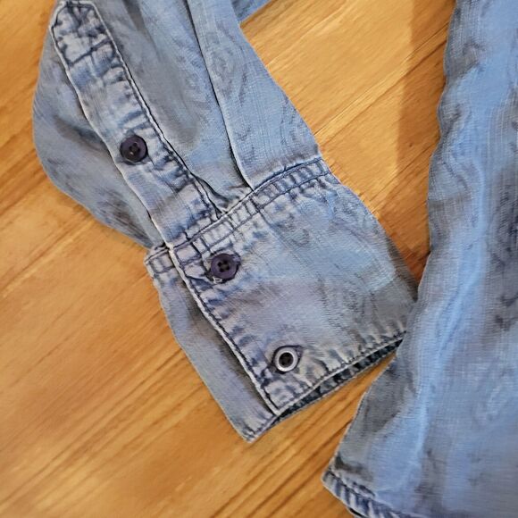 Cloth & Stone Top Shirt Womens Medium Blue Chambray Denim Southwest Aztec Casual - Picture 5 of 14